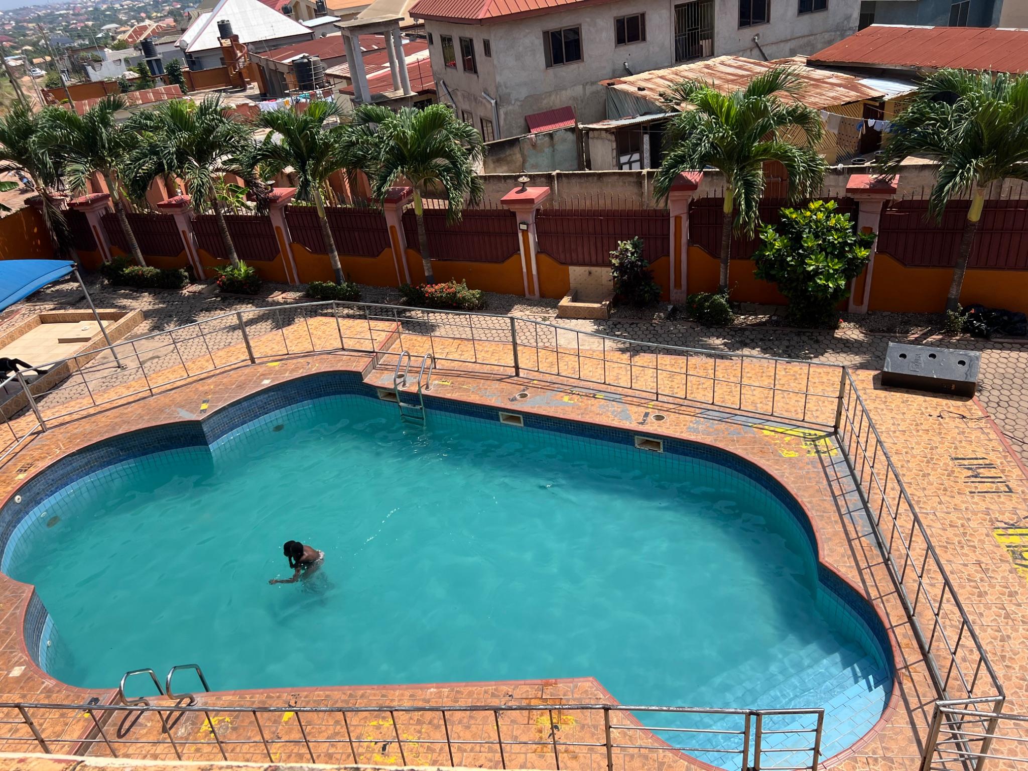 Comfortable Standard Suit - Modern Hotel, Ahwiaa, Kumasi photo 3