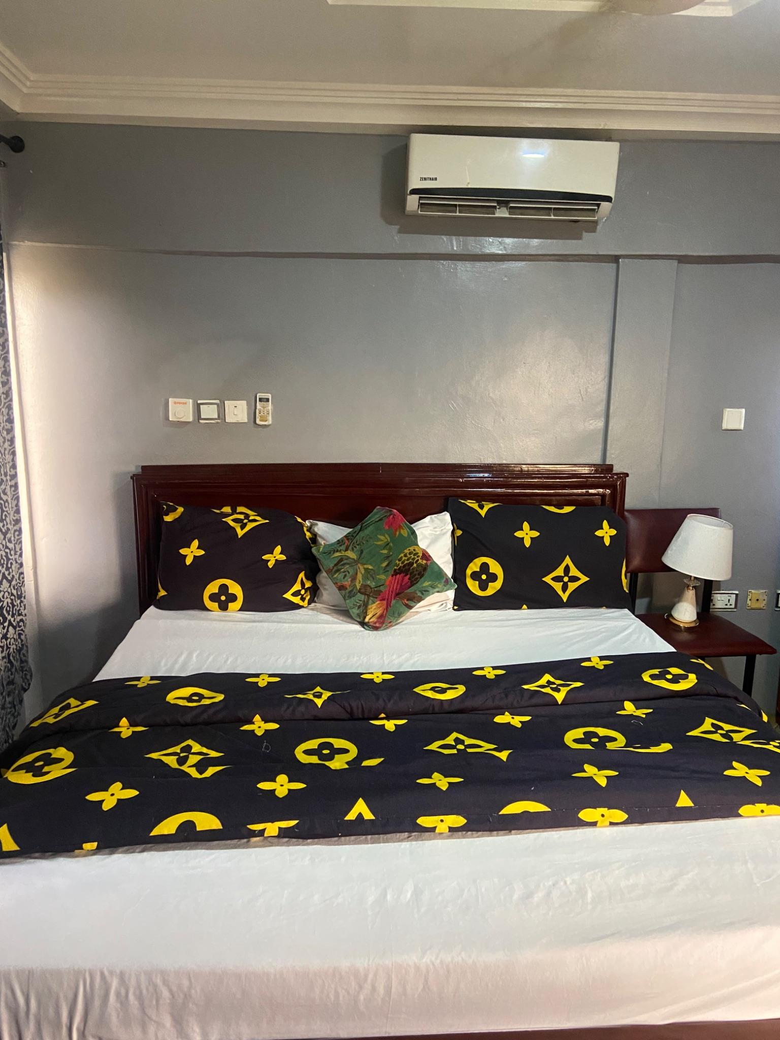 Airy Standard Suite - De franks Hotel at Ahwiaa  photo 2