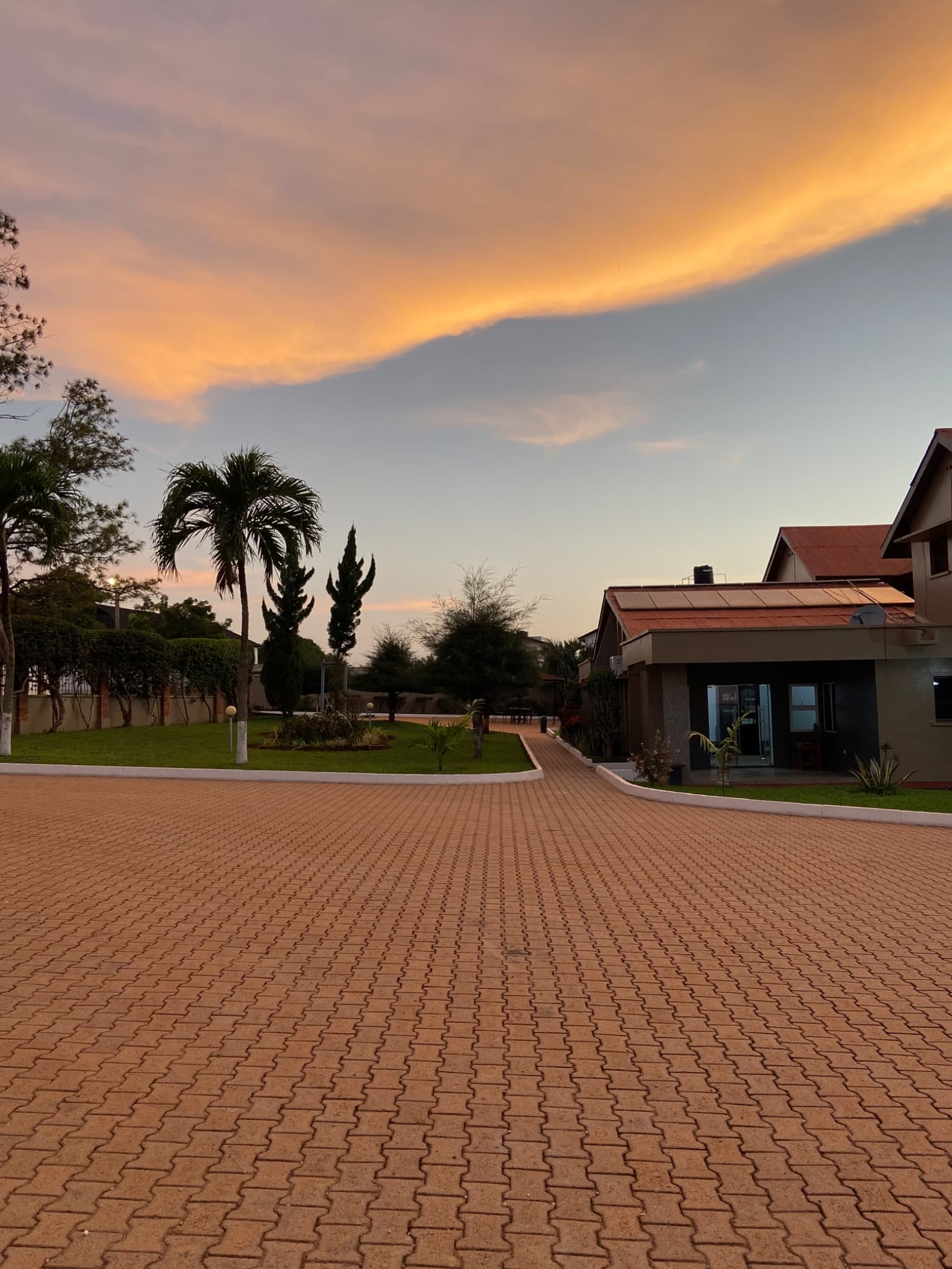 Heavenly Executive Suite - Le Domaine Apartments at Odeneho Kwadado photo 3