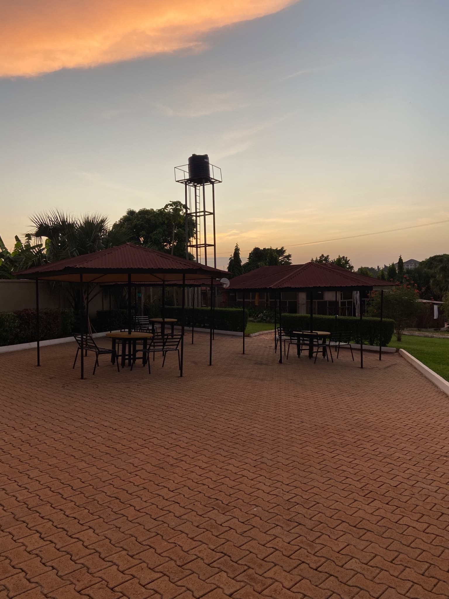 Heavenly Executive Suite - Le Domaine Apartments at Odeneho Kwadado photo 4