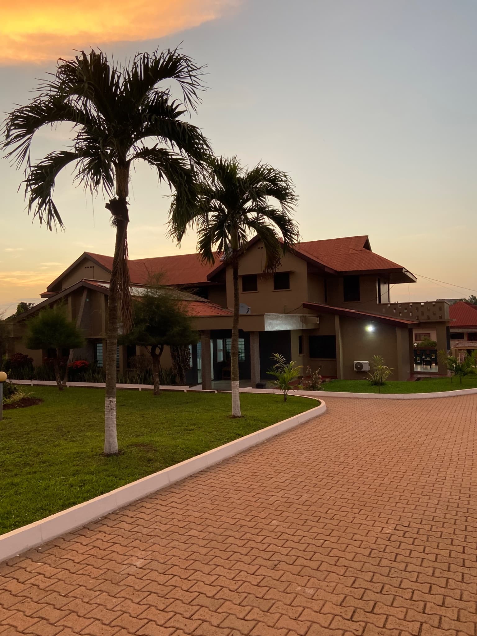 Graceful Executive Suite - Le Domaine Apartments at Odeneho-Kwadaso