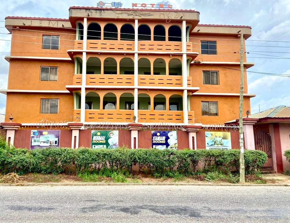Lux Executive Suite – Modern Hotel, Ahwiaa, Kumasi