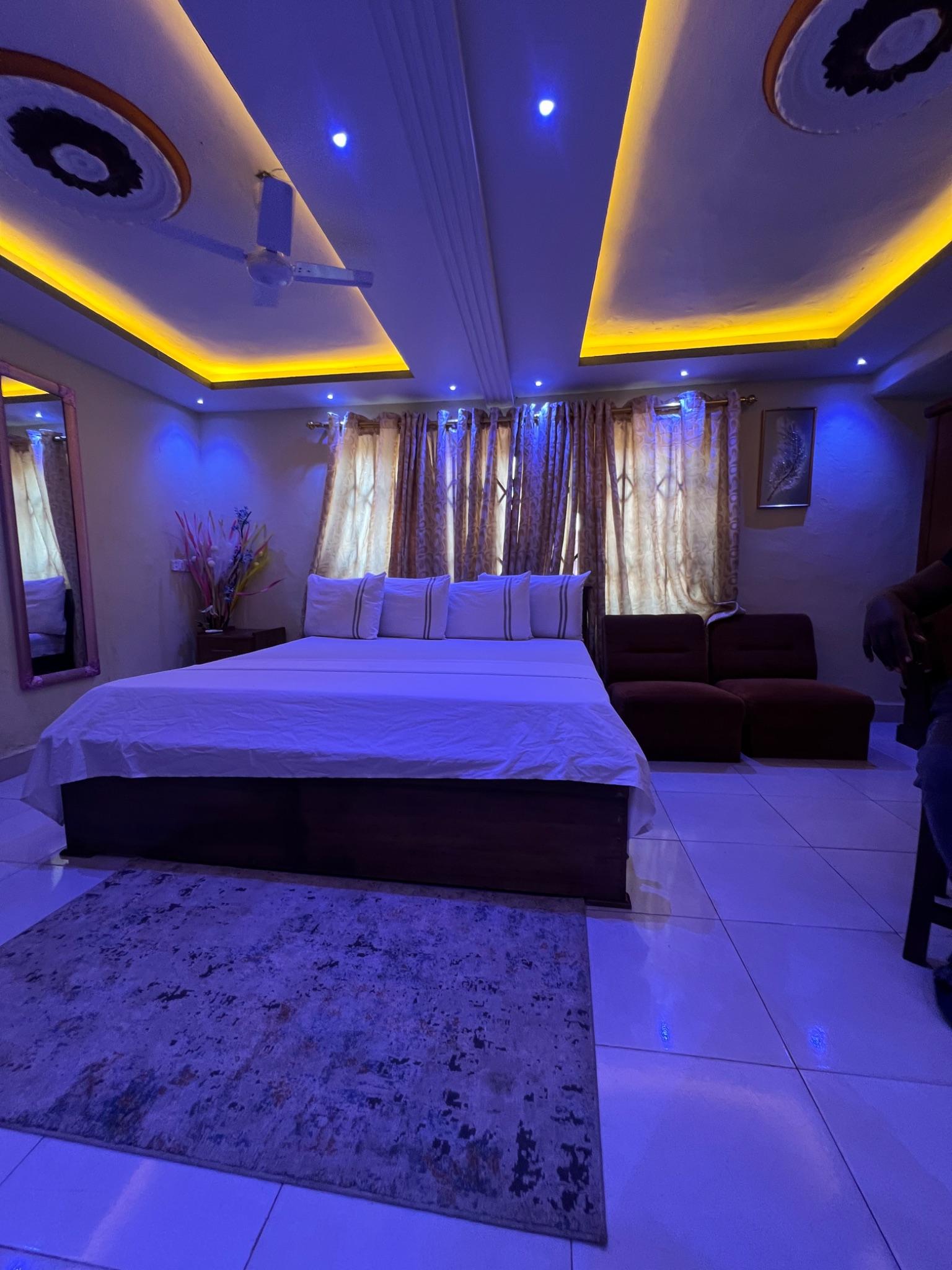 Exquisite Executive Suite – Modern Hotel, Ahwiaa, Kumasi photo 2