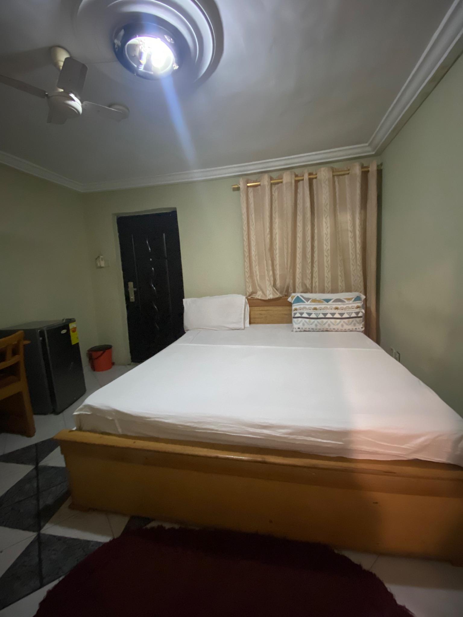 Sumptuous Standard Suite – Modern Hotel, Ahwiaa, Kumasi photo 2