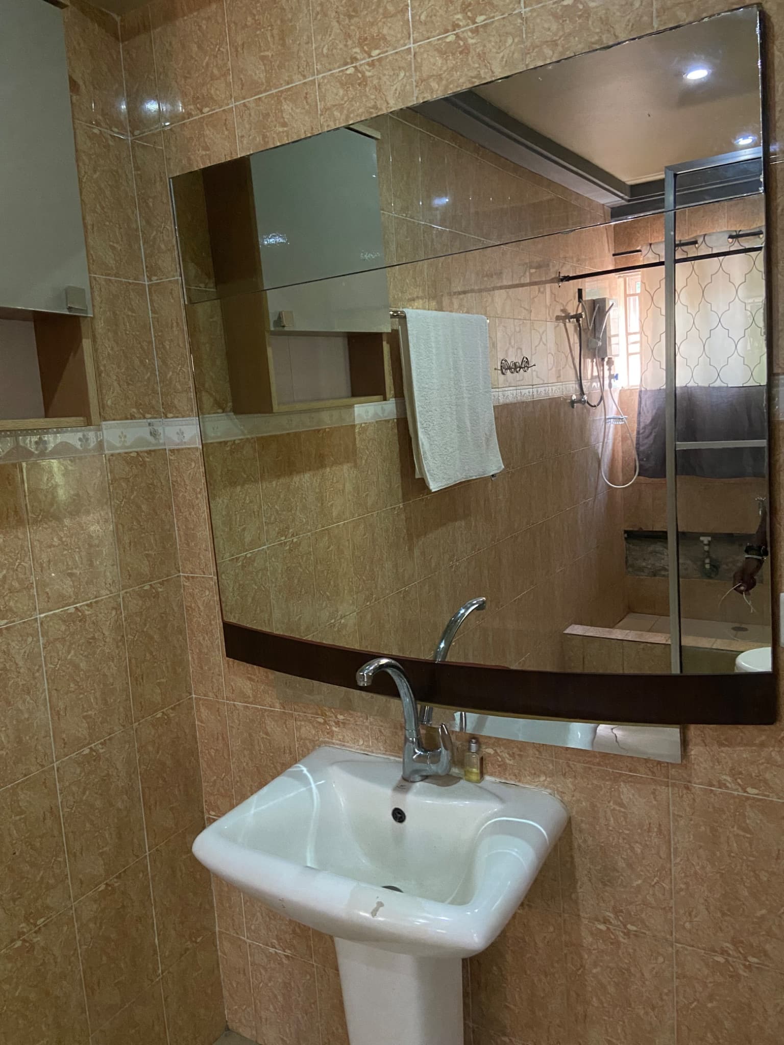 Refreshing Executive Suite - Zara’s Pride Hotel at fawoade photo 5
